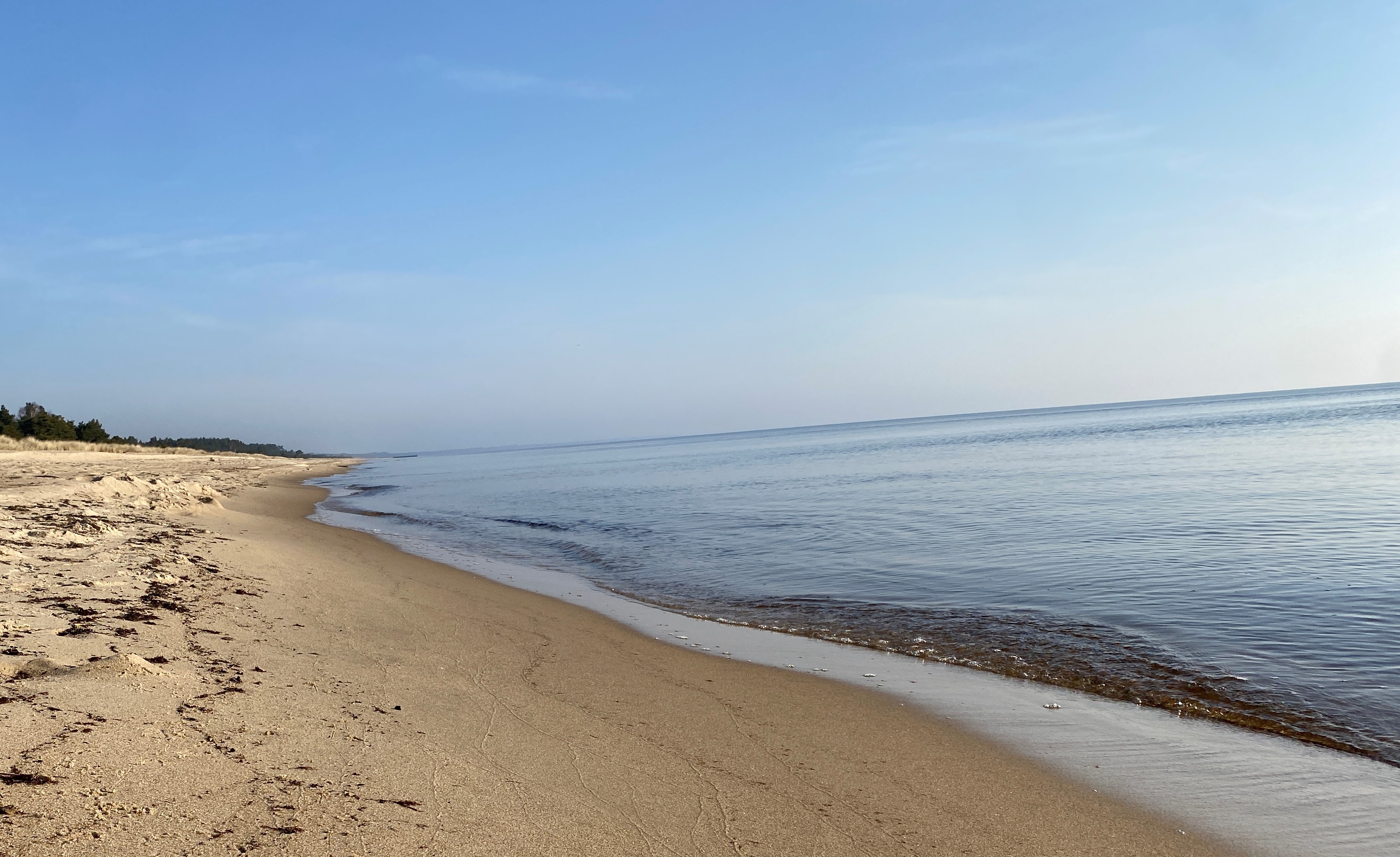 Sandstrand vid havet